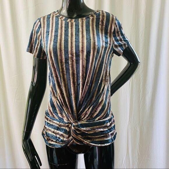 MYSTREE CURRENTLY CRUSHING VELVET TWIST TOP - Picture 2 of 8